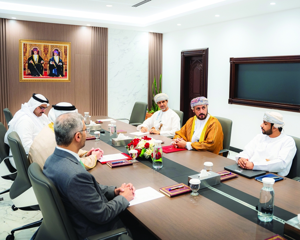 Eng Badr Salim Al Maamari, Tender Board Secretary General holds talks with Bahrain delegation 