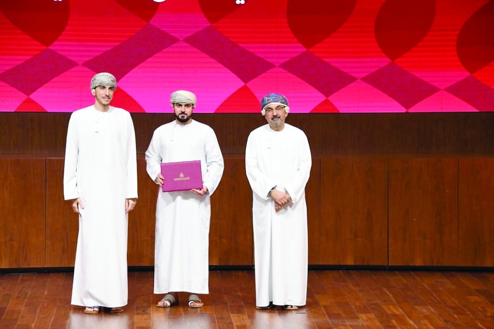 The programme, held under the auspices of HH Sayyid Dr Kamil bin Fahd bin Mahmood al Said, is a key part to strengthen the administrative efficiency of Oman’s government sector