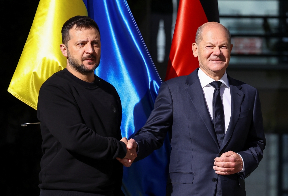 Ukrainian President Volodymyr Zelenskiy and German Chancellor Olaf Scholz meet in Berlin 