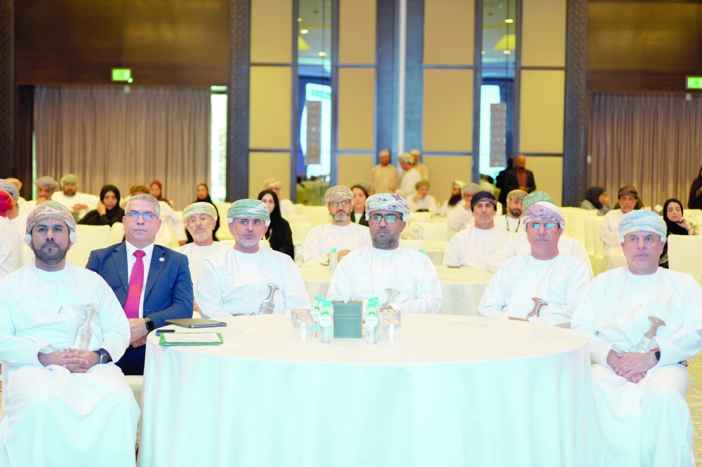 Salim bin Ali al Hakmani, Chairman of the Consumer Protection Authority, and other officials at the World Food Day celebration of the Ministry of Agriculture, Fisheries and Water Resources (MoAFWR)
