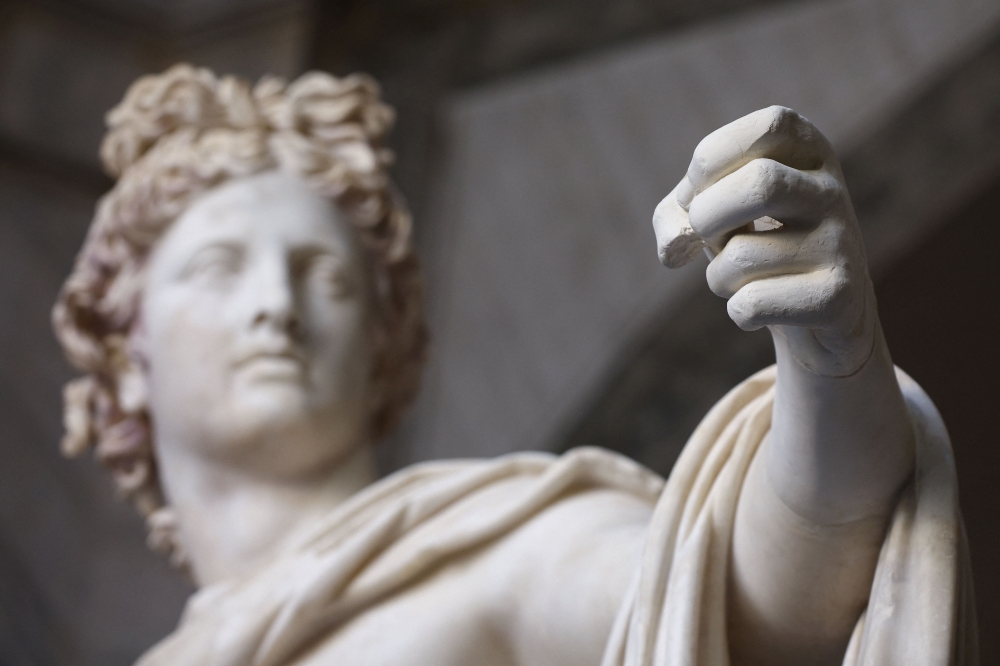 A view of the 'Apollo Belvedere' statue after it was unveiled after restoration at the Vatican Museums at the Vatican, October 15, 2024. REUTERS/Guglielmo Mangiapane

