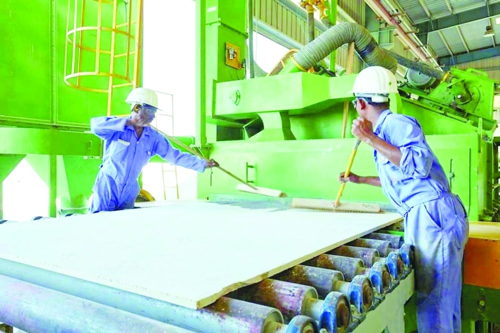 The total number of expatriate workers in Oman was 1,808,672 at the end of September, compared to 856,488 Omanis