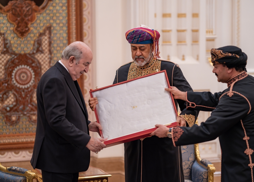  His Majesty the Sultan conferred "Al Said Order", Oman’s most lofty accolade, on President Tebboune