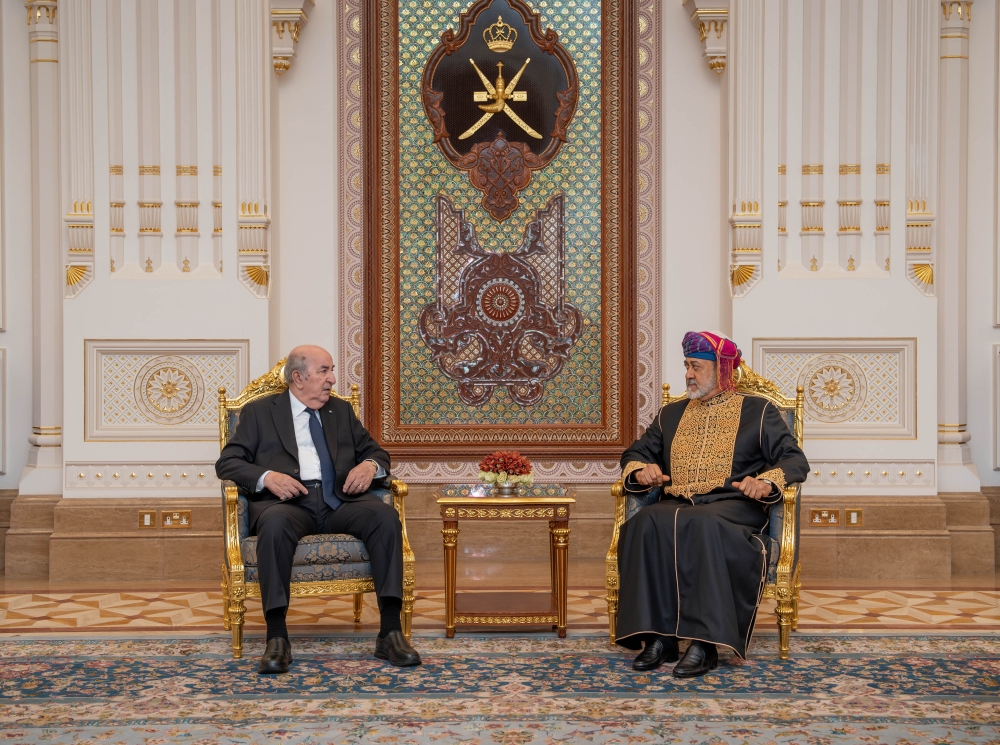  HM hosts dinner in honour of Algerian President