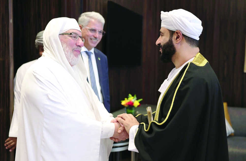 Dr Mohammed bin Said al Maamari meets Shaikh Dr Mohammed Al Maamoun Al Qasimi Al Hassani