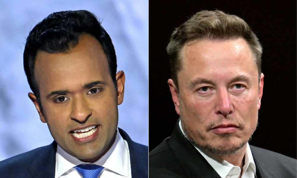 Vivek Ramaswamy (L) and Elon Musk 