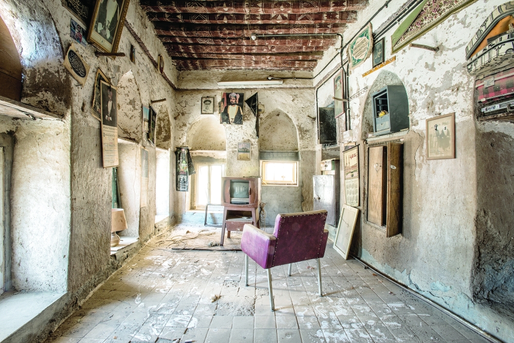 Sheikh's sitting room new