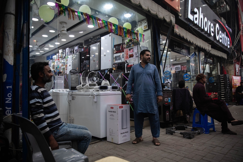 A shop selling air purifiers in Lahore, Pakistan, on Nov. 14, 2024. (Betsy Joles/The New York Times)