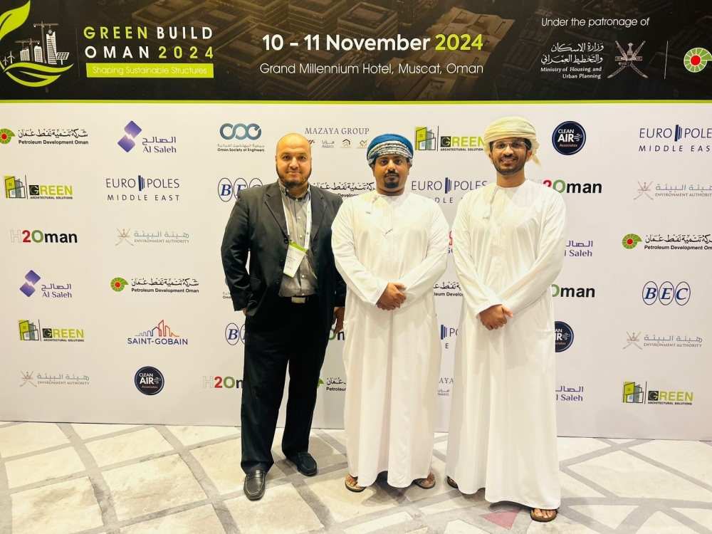 (From left to right): Eng Mustapha Aanzi, Managing Director of Hasa Energy, Eng Fahad al Alawi, Project Manager from MoHUP and Eng Muatasam al Aulaqi, Co-founder of Hasa Energy.