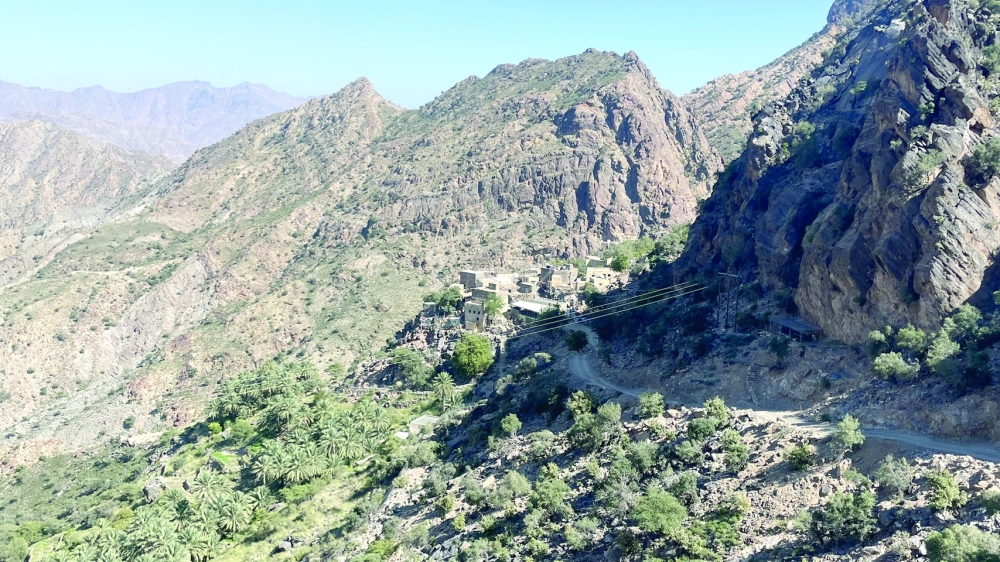 Harvesting honey in Oman's rugged mountains is a must-try experience