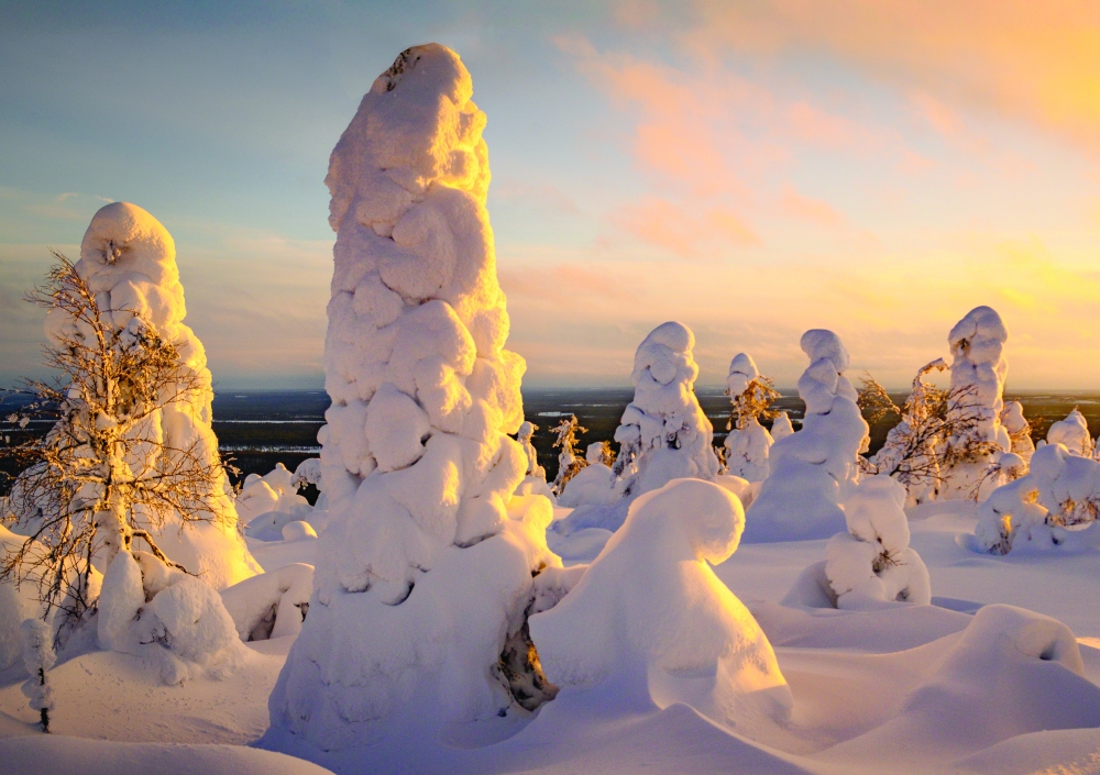Dancers of Kuntivara in Lapland