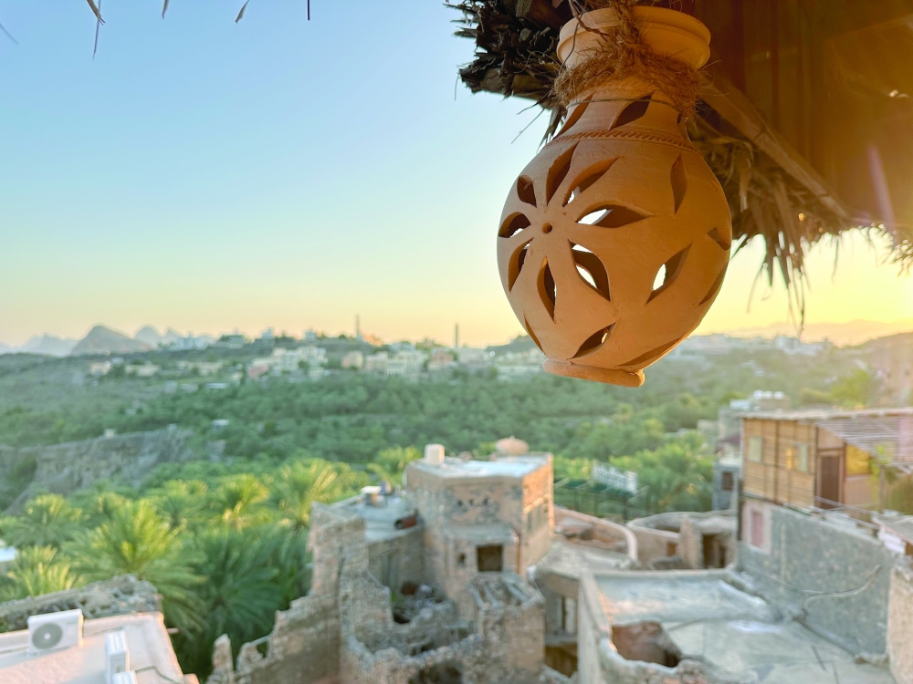 Hanging pot at Misfat Al Abriyeen