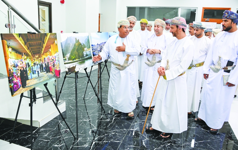 The symposium explored Muttrah's significance as a commercial and cultural hub.
