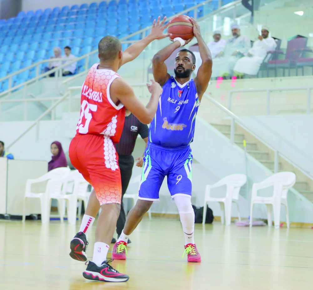 Nizwa and Ahli Sidab Dominate in the OBL