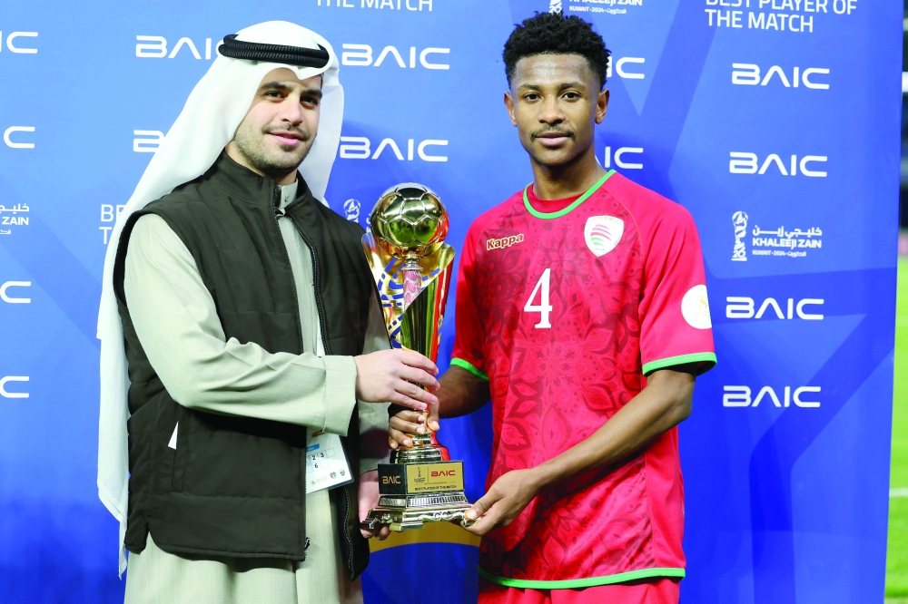 Arshad al Alawi award as player of the opening match