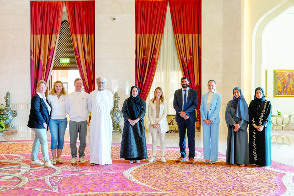 Azzan bin Qasim al Busaidy, Under-Secretary of the Ministry of Heritage and Tourism for Tourism, with DERPART officials and tourism officials