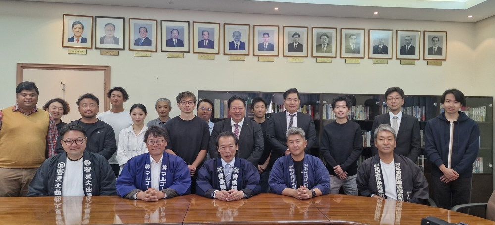 The team conducted 12-minute-long fireworks, which drew praise from viewers