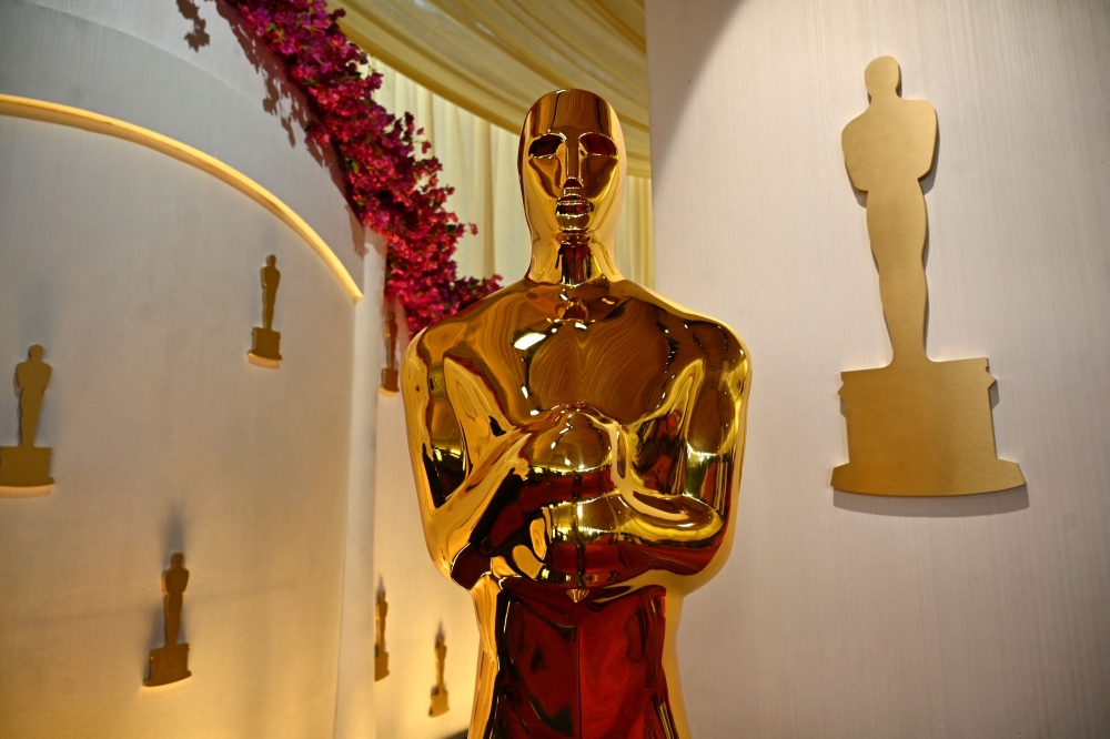 An Oscar statue is pictured on the red carpet of the 96th Annual Academy Awards at the Dolby Theatre in Hollywood, California