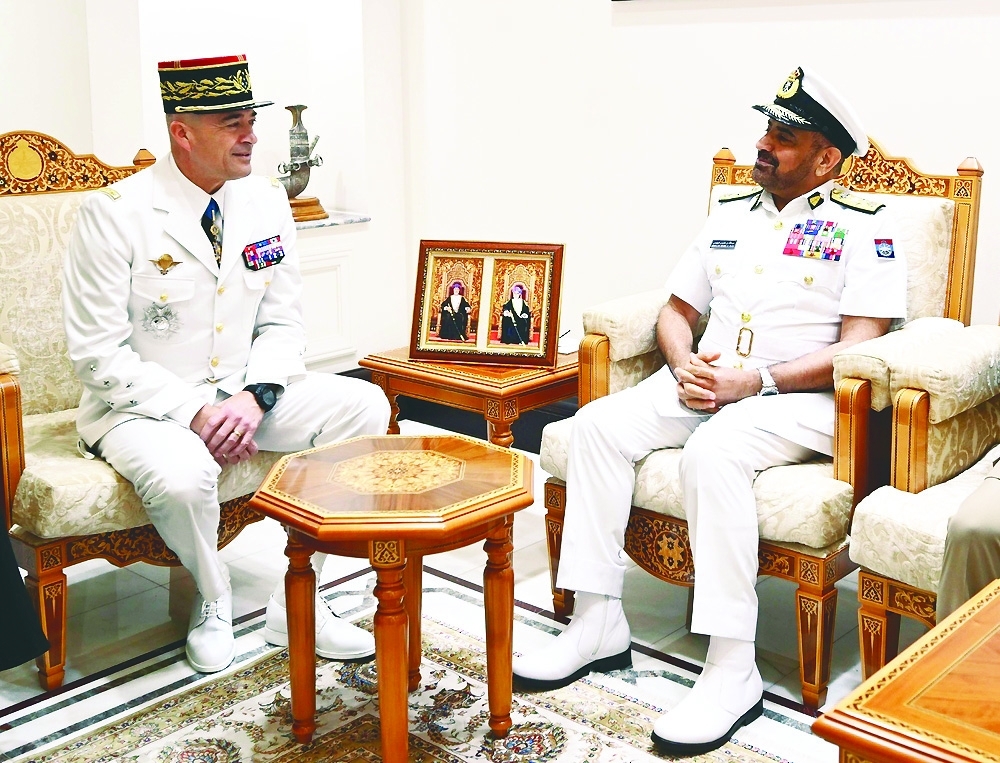 Vice Admiral Abdullah bin Khamis al Raisi meets Gen Thierry Burkhard.
