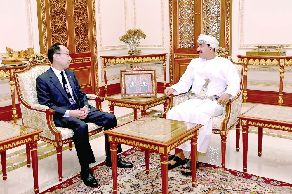 Gen Sultan bin Mohammed al Numani with Jota Yamamoto, Japanese ambassador