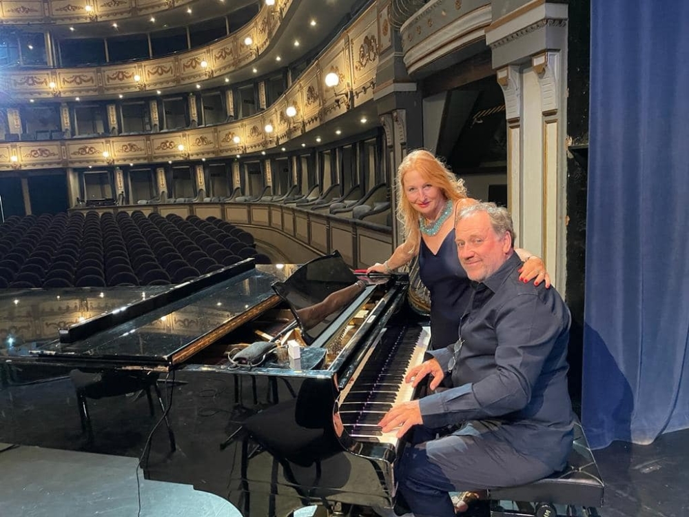 Grammy winner’s heart ‘beats’ for Salalah