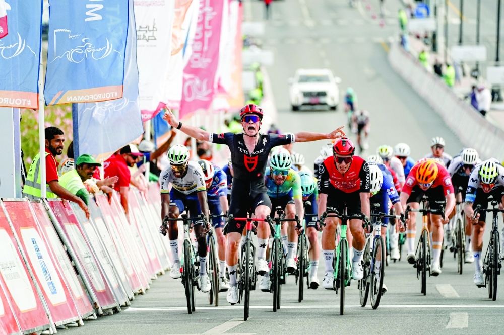 Pluimers bags maiden pro win at Muscat Classic