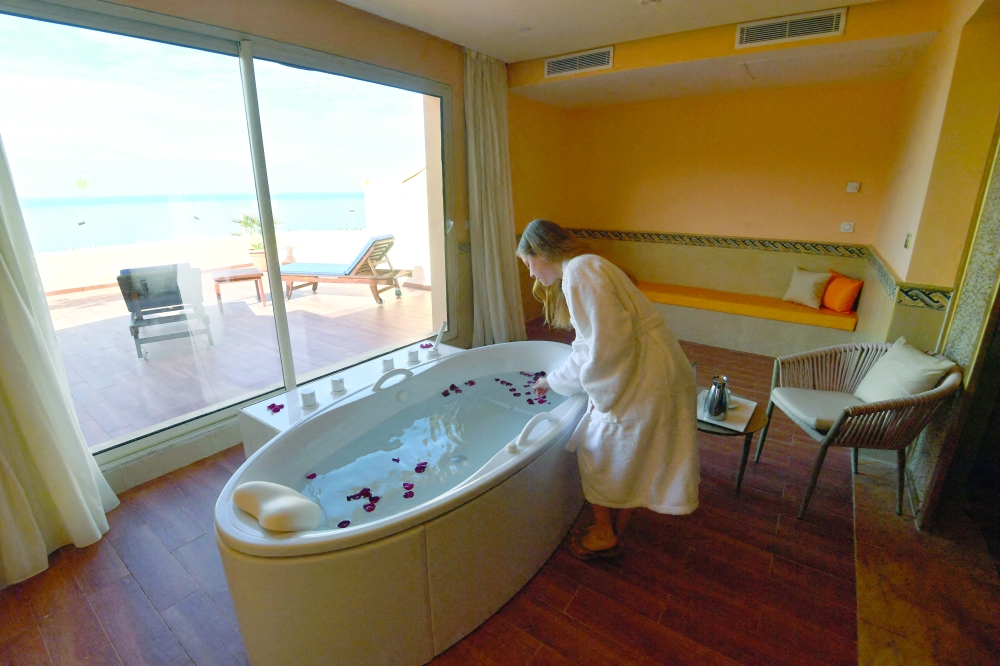 Tunisia sets sights on becoming world's top seawater therapy spot