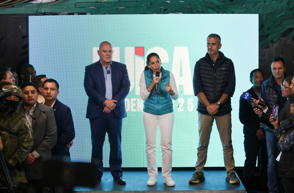 Ecuador's presidential candidate Luisa Gonzalez holds a press conference as vote counting for the presidential elections continues, in Quito, Ecuador February 9, 2025. REUTERS/David Diaz Arcos