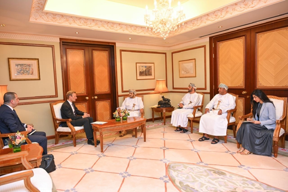  Both sides explored ways to strengthen the partnership between the Sultanate of Oman and the UN food assistance agency. - ONA