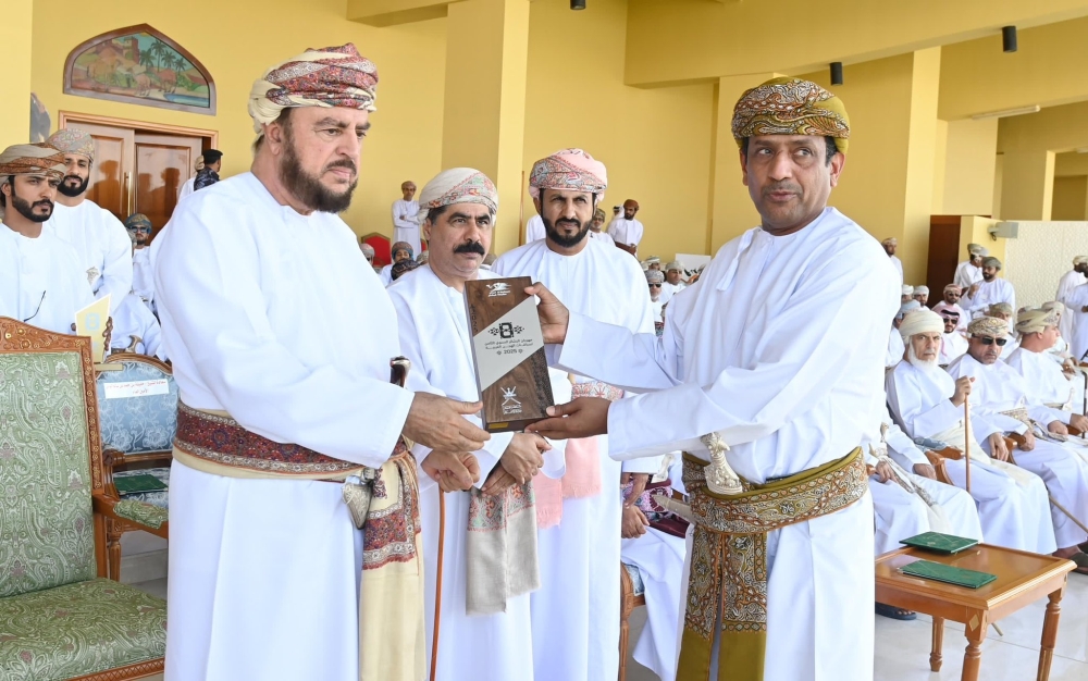 His Highness Sayyid Asaad bin Tarik al Said, Deputy Prime Minister for International Relations and Cooperation Affairs, Personal Representative of His Majesty the Sultan, presided over the closing ceremony at Al Bashayer Arabian Camel Racecourse in Adam