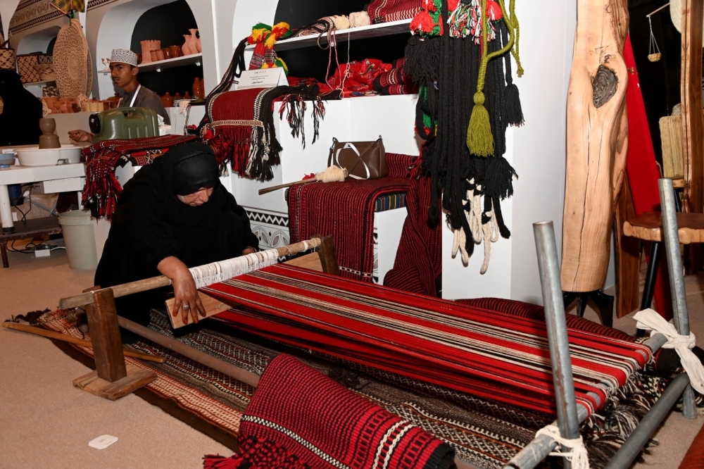 Omani Crafts Exhibition opens in Muscat