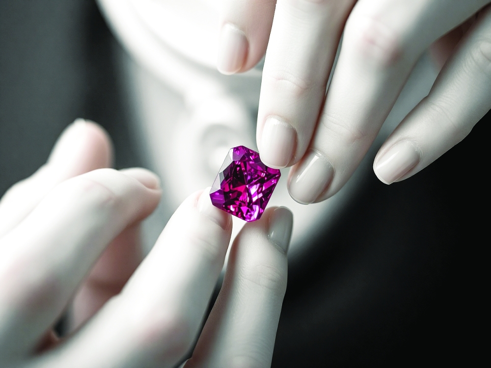 Buying gemstones? Local gemologist shares important things you should consider