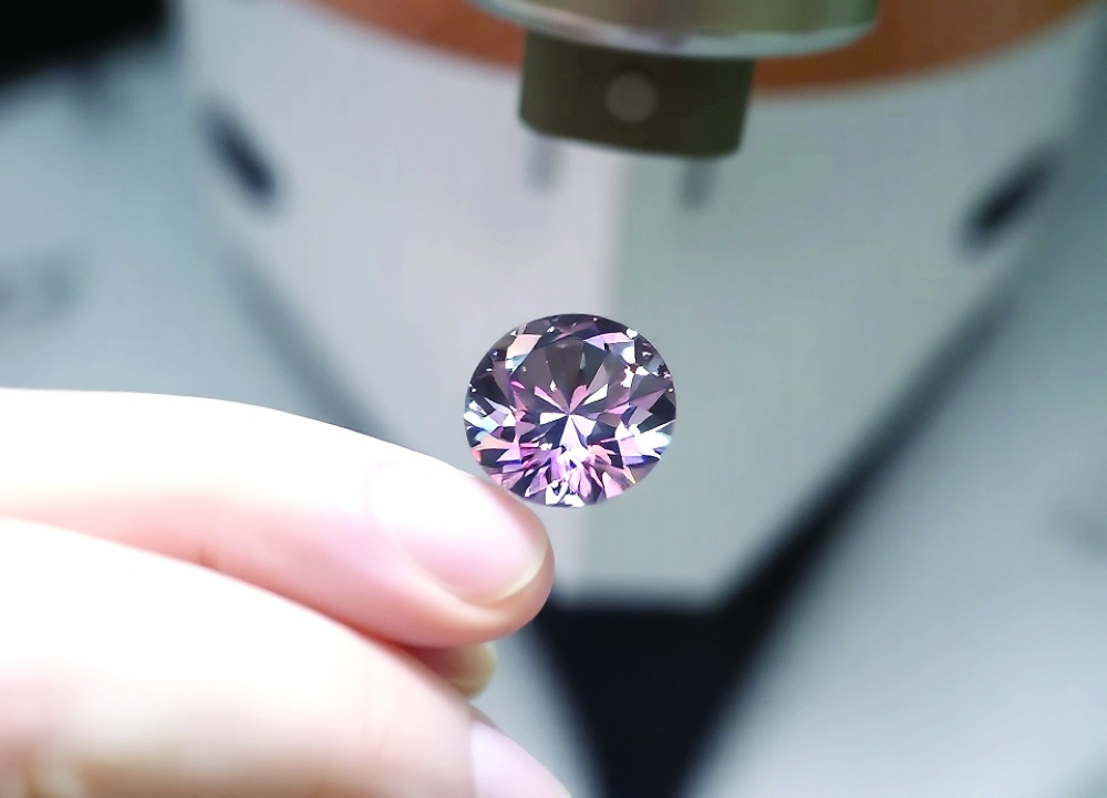 Buying gemstones? Local gemologist shares important things you should consider