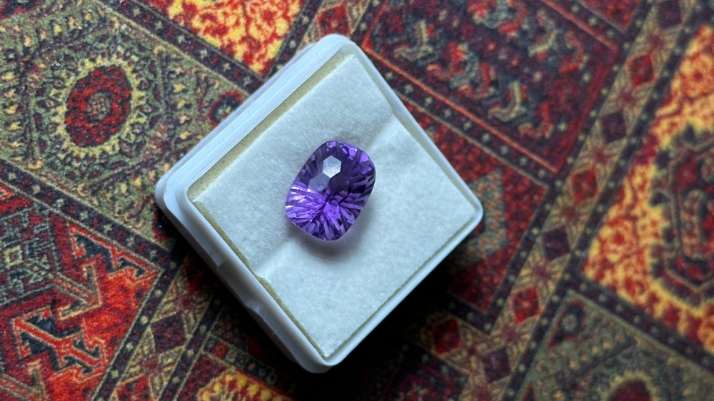 Buying gemstones? Local gemologist shares important things you should consider