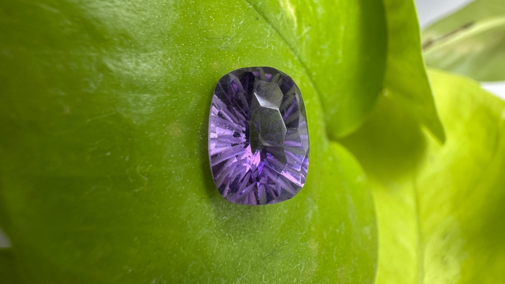 Buying gemstones? Local gemologist shares important things you should consider