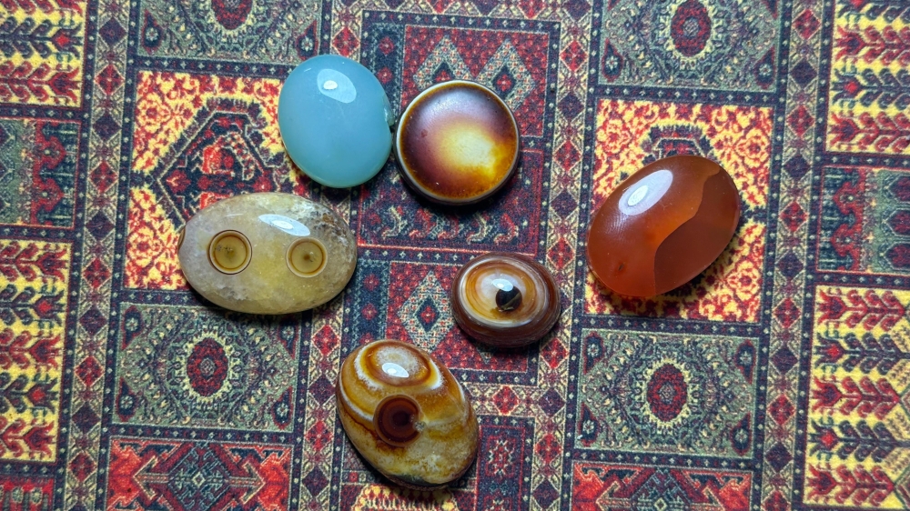 Buying gemstones? Local gemologist shares important things you should consider