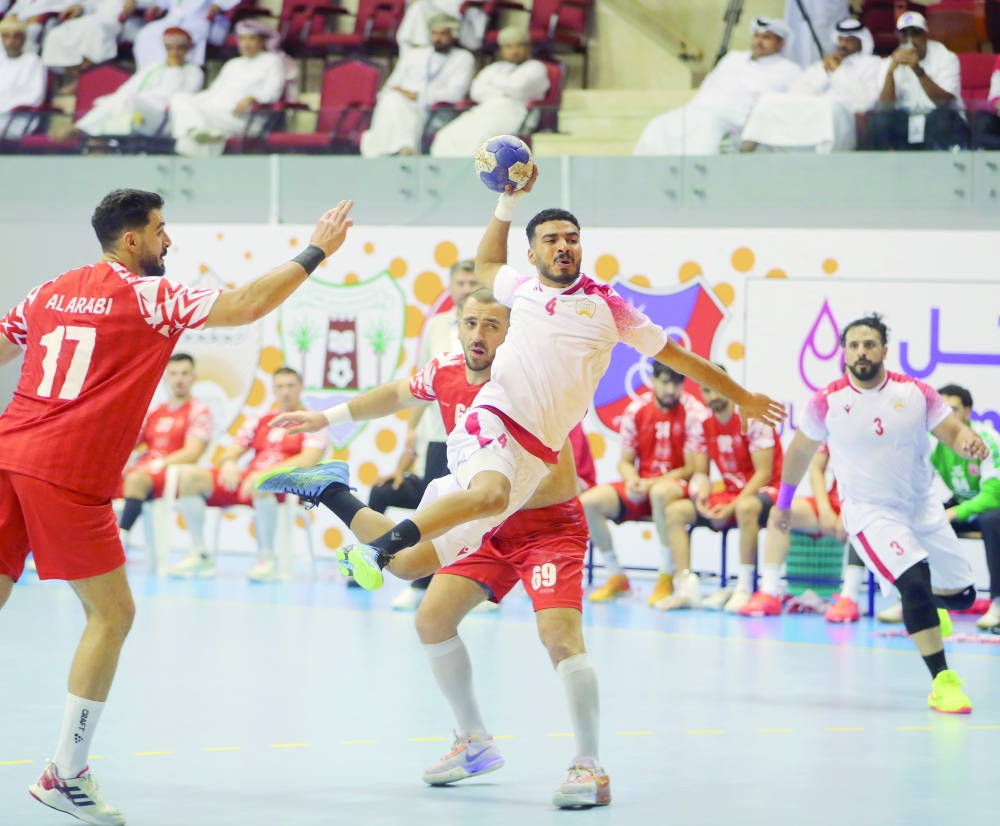 Oman Club managed to earn two points from one win against Dibba Al Huson.