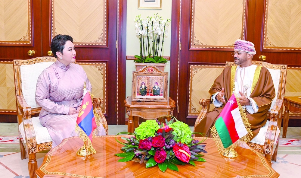 During the meeting, the two sides discussed means of promoting relations between the two countries.— ONA