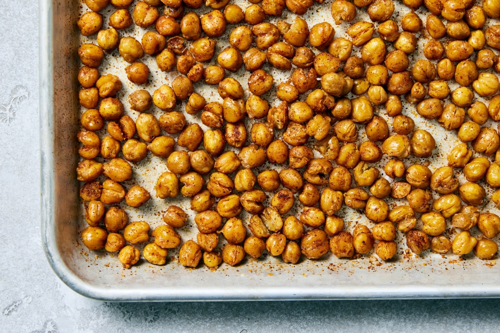 Seasoned and roasted chickpeas. Food stylist: Simon Andrews (Christopher Testani/The New York Times)