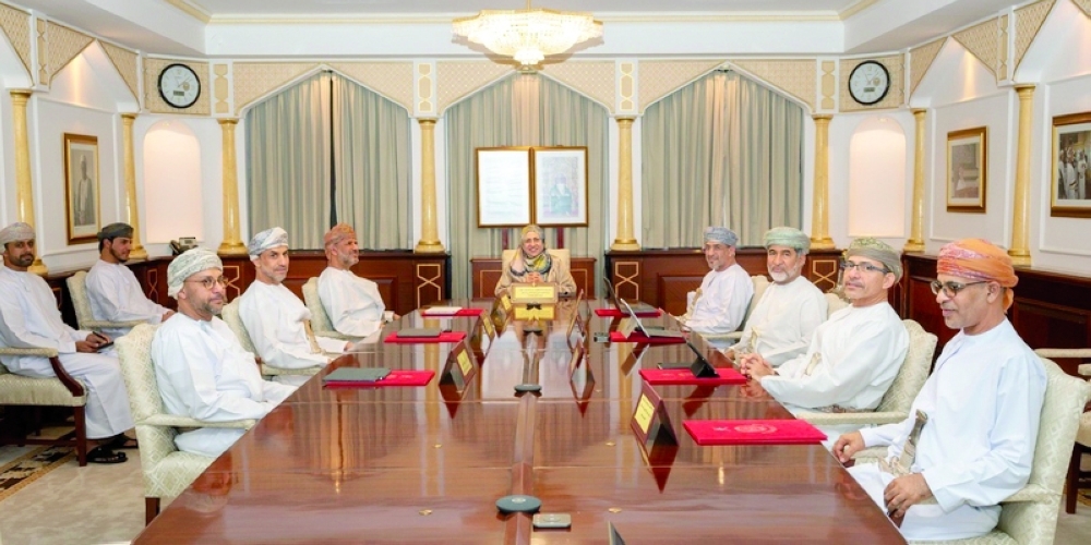 Dr Rahma bint Ibrahim al Mahrouqiyah chaired the SQU Council meeting