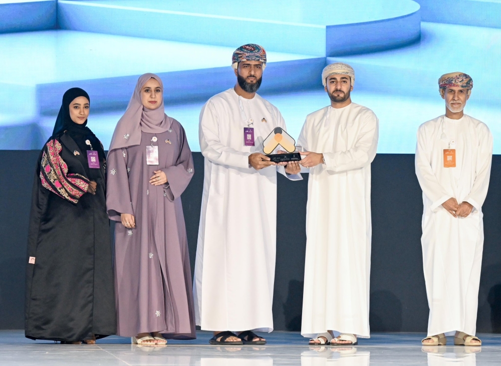 HH Sayyid Theyazin bin Haitham al Said honours winners of 'Idea Makers' initiative