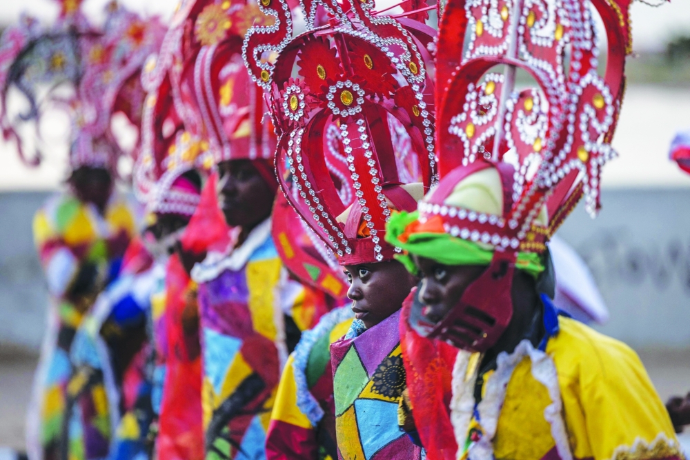 Colourful Angolan carnival celebrates half century independence