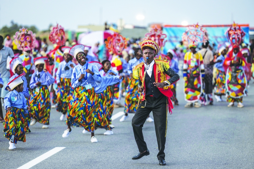 Colourful Angolan carnival celebrates half century independence