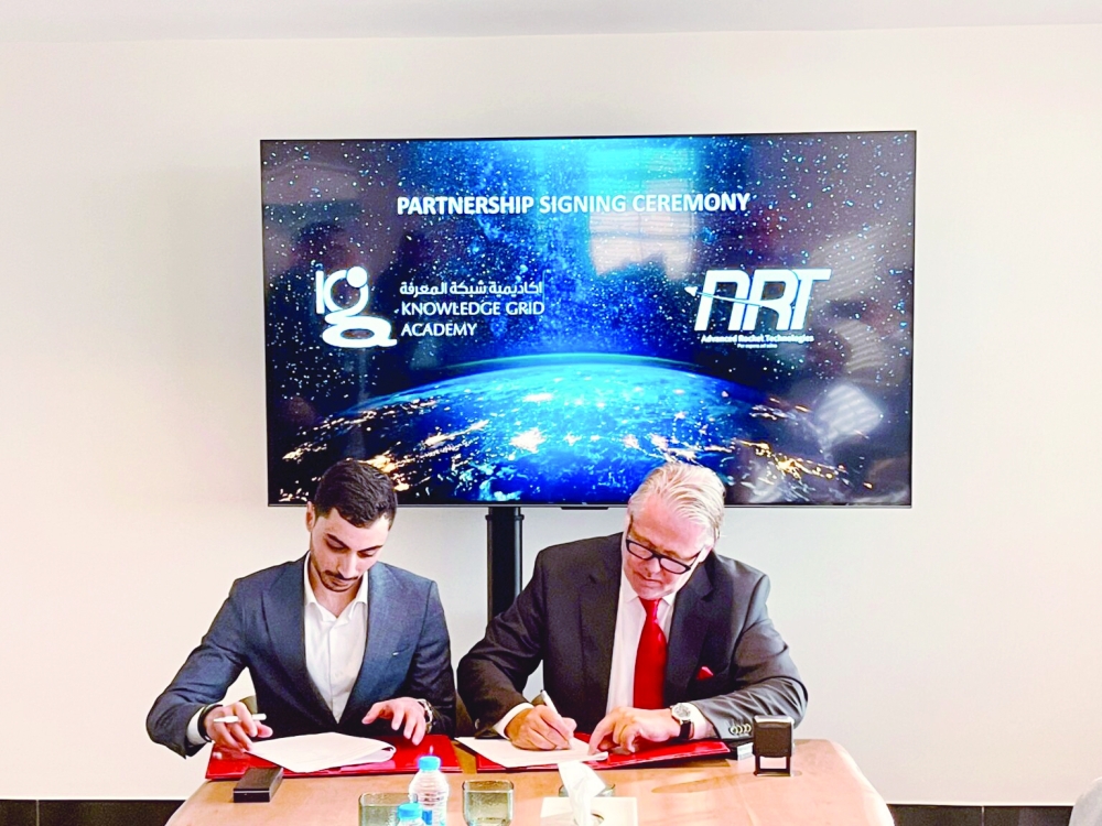 Officials from Knowledge Grid Academy (KGA) and Advanced Rocket Technologies (ART) sign a partnership agreement to enhance aerospace education and training in Oman.