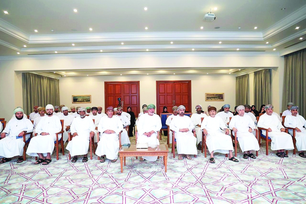 Muscat Governorate reviews development plans and performance indicators