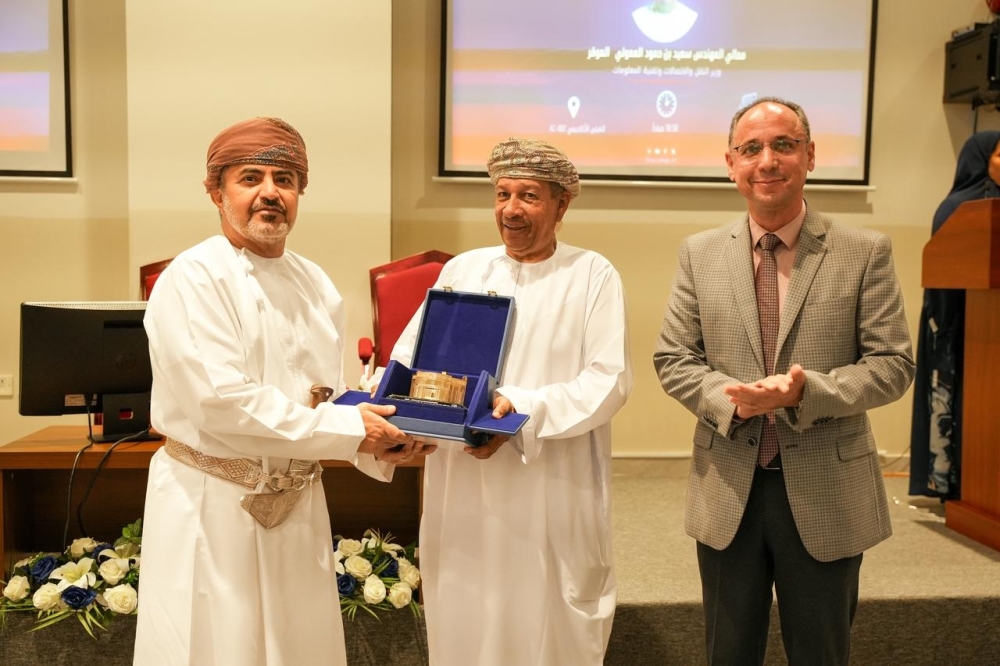 Dr Hazem Magdady, Dean of the College, conveyed the college’s appreciation to Al Maawali for his valuable and insightful thoughts.