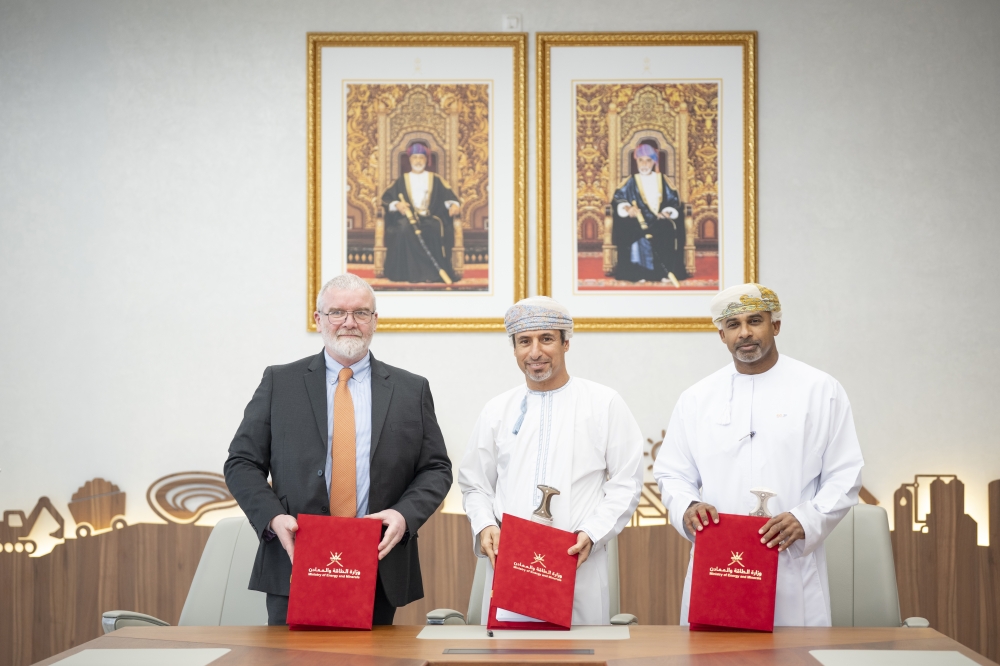 The agreement was signed by Eng Salim bin Nasser al Aufi, Minister of Energy and Minerals, Ahmed al Azkawi, CEO of OQEP, and Paul Weir, CEO of Genel Energy.