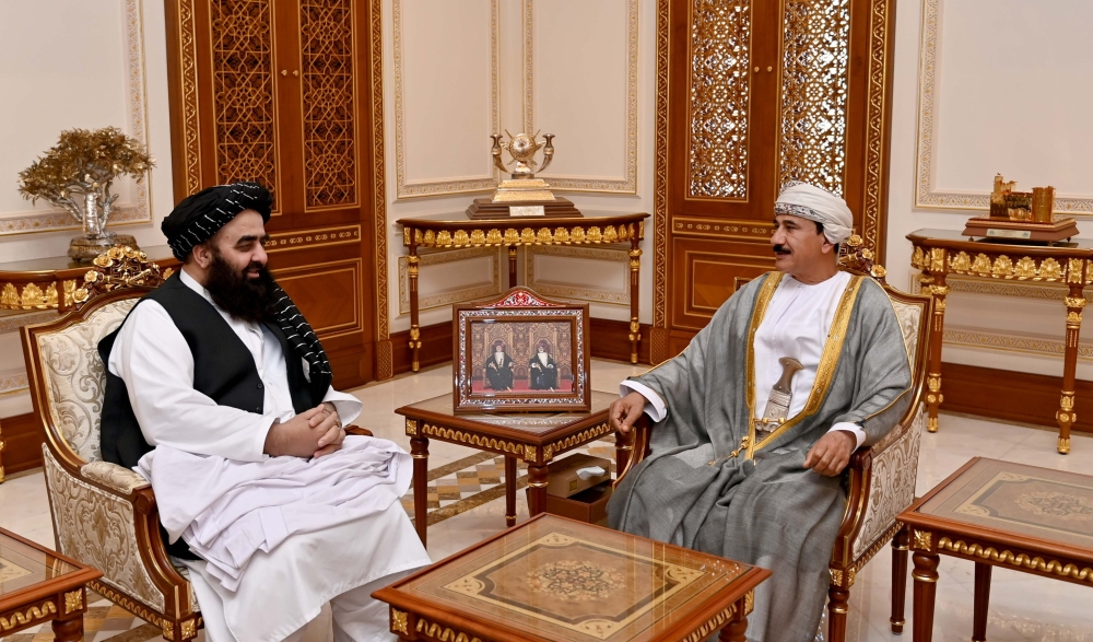Gen Sultan bin Mohammed al Numani with Mawlawi Amir Khan Muttaqi