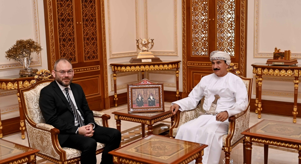 Gen Sultan bin Mohammed al Numani with Florin Marius Tacu