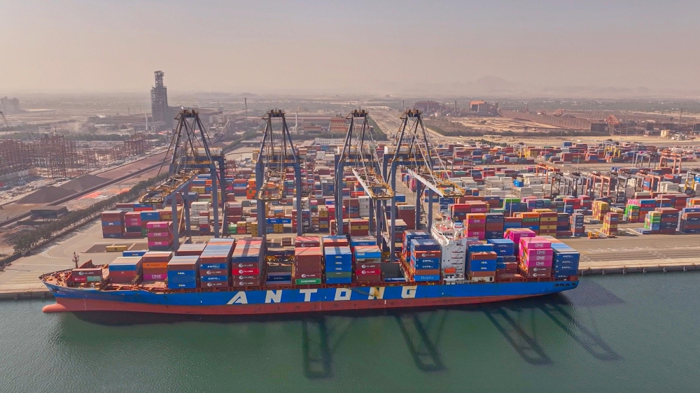 Oman's re-export sector expanded by 14.9%, reaching RO 1.708 billion.